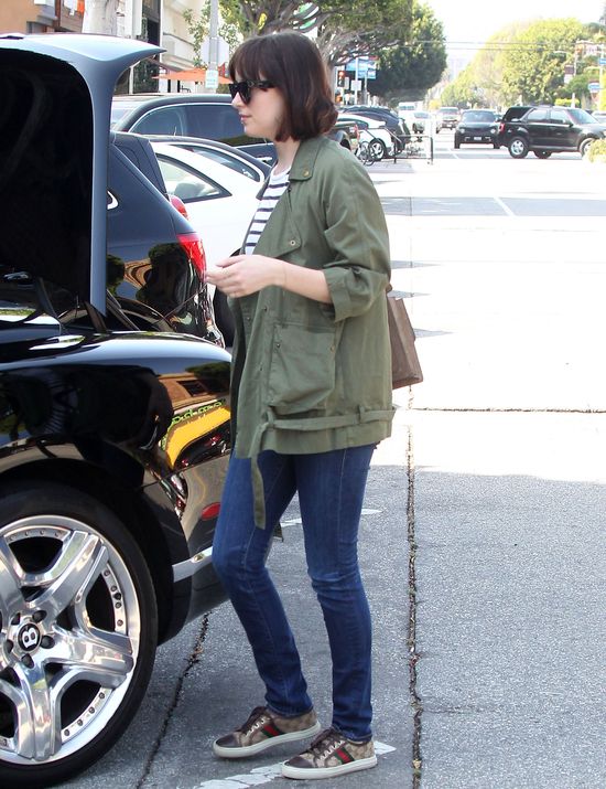 Dakota Johnson i jej mama nie wyglądają jak gwiazdy (FOTO) Dakota Johnson i jej mama nie wyglądają jak gwiazdy (FOTO)