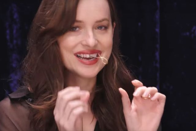 Dakota Johnson ma dystans do siebie jak żadana inna gwiazda! Dakota Johnson ma dystans do siebie jak żadana inna gwiazda!