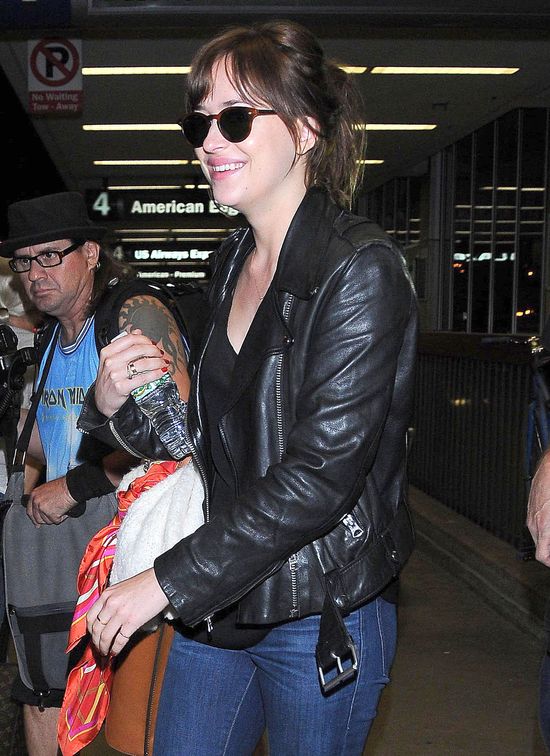 Dakota Johnson potrafi zaskakiwać(FOTO) Dakota Johnson potrafi zaskakiwać(FOTO)