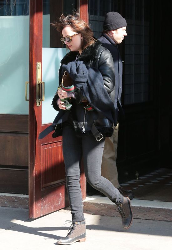 Dakota Johnson wciąż szuka swojego stylu (FOTO)