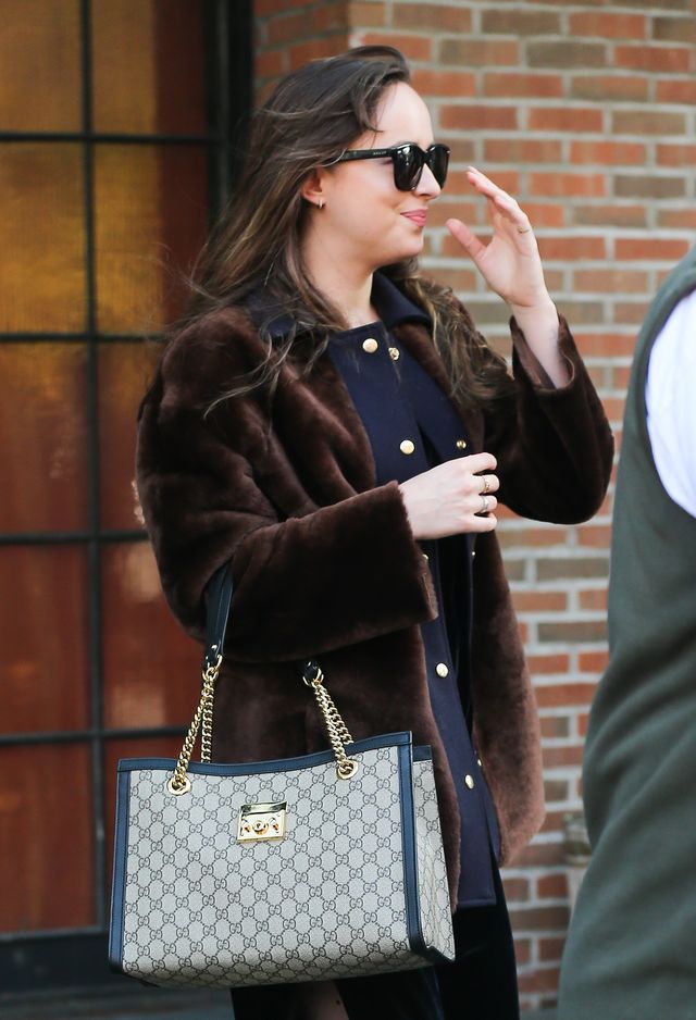 Rajstopy jak z 50 twarzy Greya, reszta pożyczona od ciotki? (ZDJĘCIA)