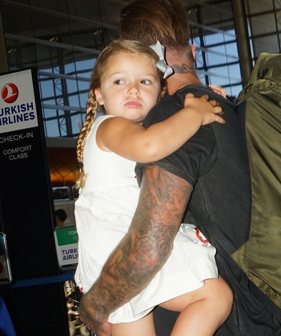 David Beckham sam radzi sobie z gromadką dzieci (FOTO)