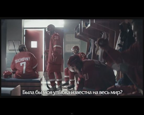 David Duchovny reklamuje rosyjskie piwo [VIDEO]