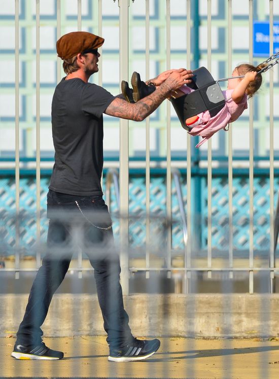 Harper Beckham - kot w butach? (FOTO)