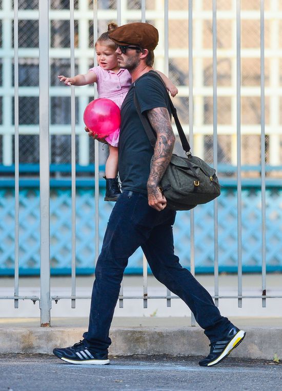 Harper Beckham - kot w butach? (FOTO)