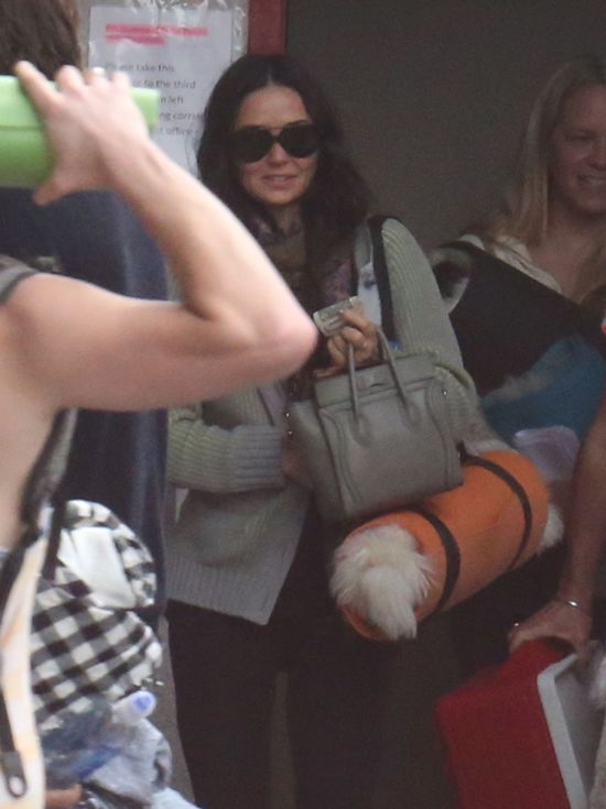 Co łączy Russella Branda i Demi Moore?