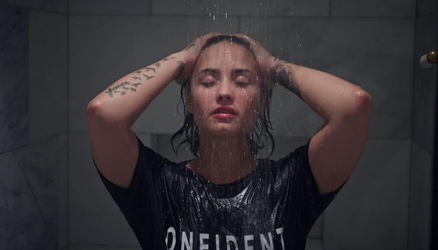Demi Lovato NAGA, BEZ MAKIJAŻU w sesji dla Vanity Fair VIDEO Demi Lovato NAGA, BEZ MAKIJAŻU w sesji dla Vanity Fair VIDEO