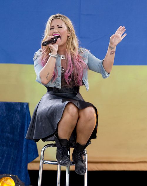 Demi Lovato szaleje na scenie (FOTO)
