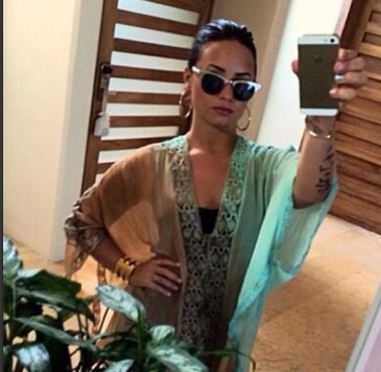 Demi Lovato bez makijażu i w nowym kolorze na włosach