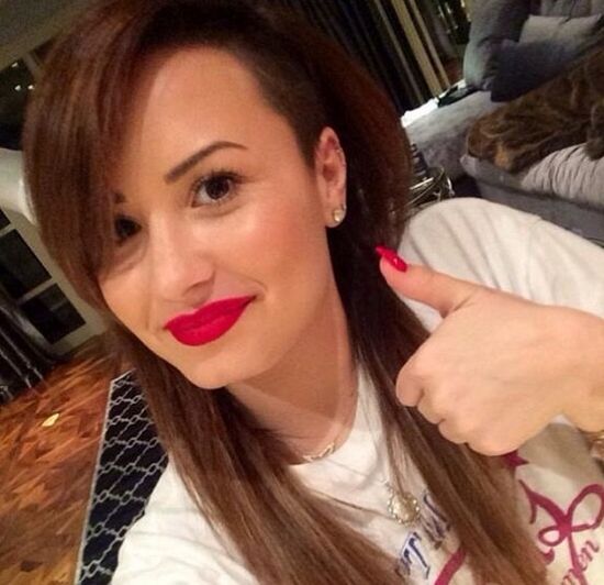 Demi Lovato bez makijażu i w nowym kolorze na włosach