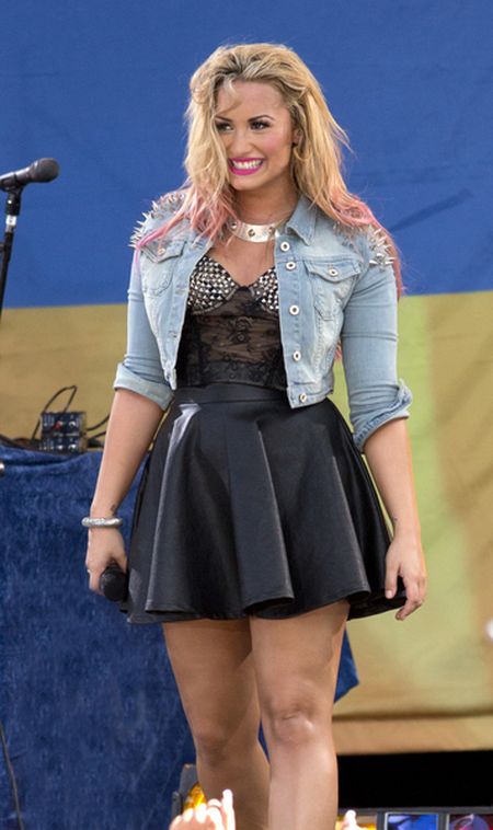 Demi Lovato szaleje na scenie (FOTO)
