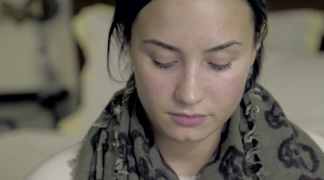 Demi Lovato NAGA, BEZ MAKIJAŻU w sesji dla Vanity Fair VIDEO Demi Lovato NAGA, BEZ MAKIJAŻU w sesji dla Vanity Fair VIDEO