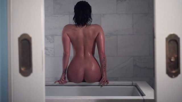 Demi Lovato NAGA, BEZ MAKIJAŻU w sesji dla Vanity Fair VIDEO Demi Lovato NAGA, BEZ MAKIJAŻU w sesji dla Vanity Fair VIDEO