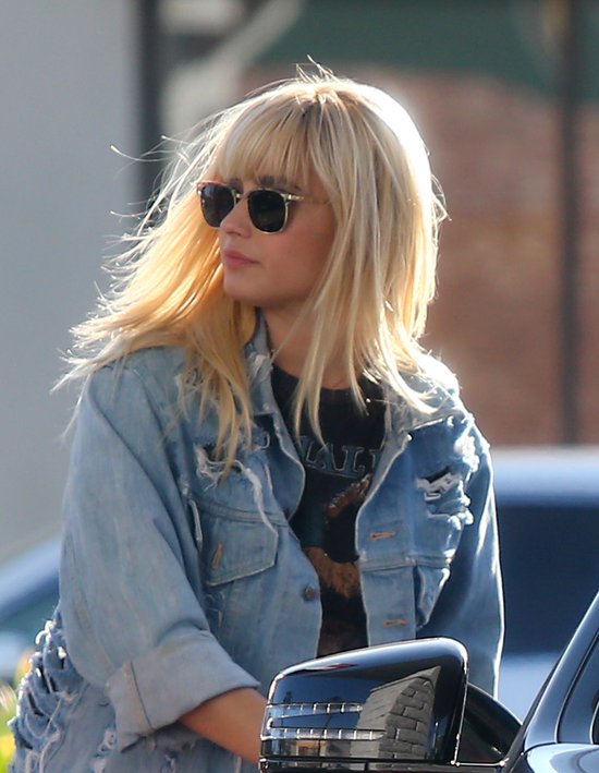 Demi Lovato z przyjaciółką w kabriolecie (FOTO) Demi Lovato z przyjaciółką w kabriolecie (FOTO)