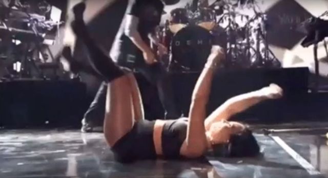 Ups! Demi Lovato zaliczyła spektakularny upadek...