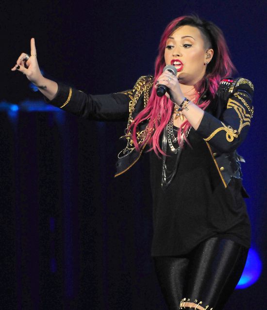Demi Lovato coraz okrąglejsza? (FOTO)