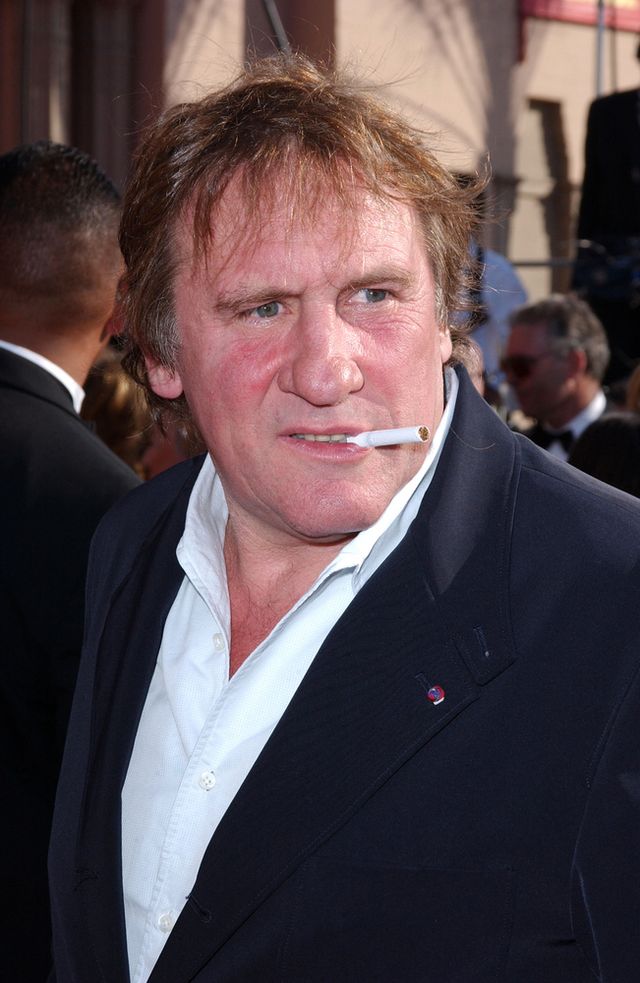 Pijany Depardieu błaźni się przed publicznością [VIDEO]