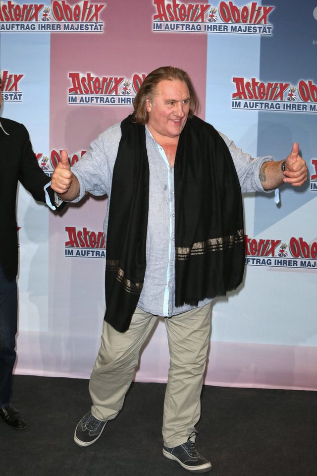 Pijany Depardieu błaźni się przed publicznością [VIDEO]