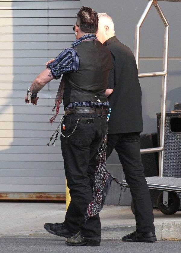 SZOKUJĄcE zdjęcie - Johnny Depp OBCIĄŁ sobie kawałek palca w ataku szału?