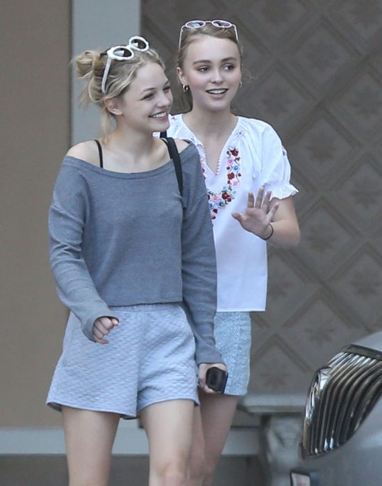 Lily Rose Depp zmienia styl (FOTO) Lily Rose Depp zmienia styl (FOTO)