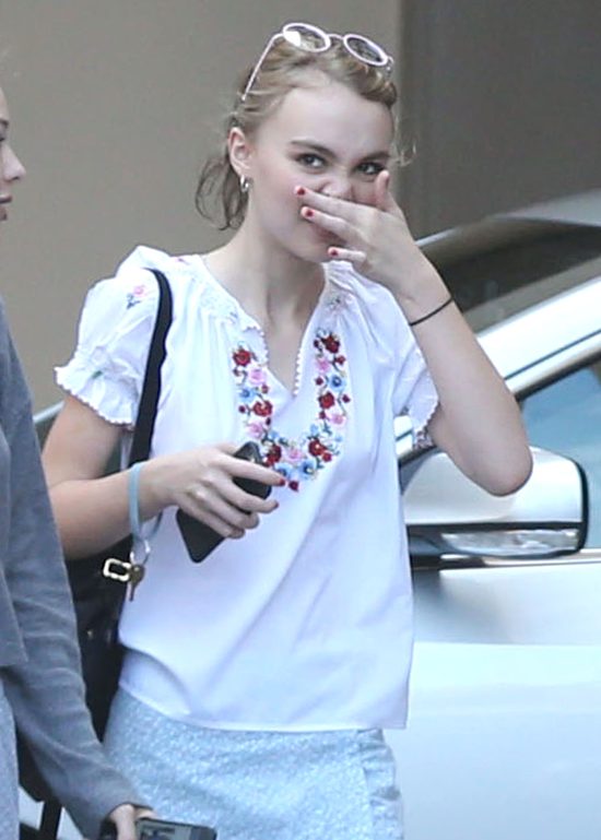 Lily Rose Depp zmienia styl (FOTO) Lily Rose Depp zmienia styl (FOTO)