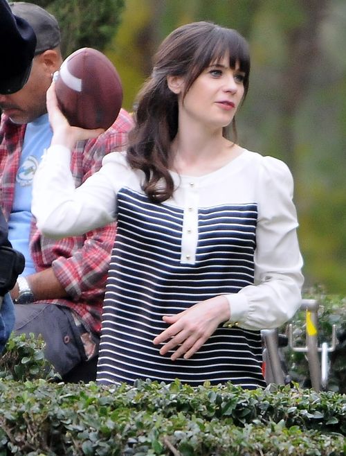 Zabawne minki Zoey Deschanel (FOTO)