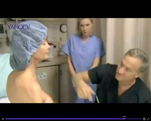 Zmieniła swoje 30-letnie implanty na oczach widzów [VIDEO]