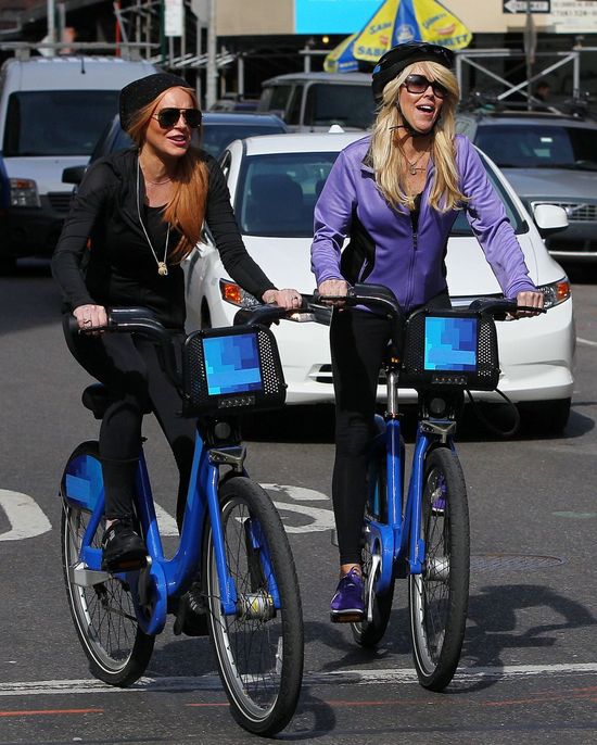 Mama Lindsay Lohan wbiła córce nóż w plecy!