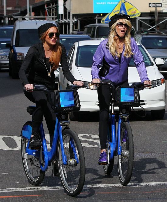 Najbardziej ŻENUJĄCE matki w Hollywood Najbardziej ŻENUJĄCE matki w Hollywood