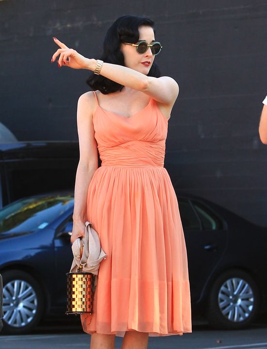 Ubrać się dwa razy w to samo, to dle niej żaden problem