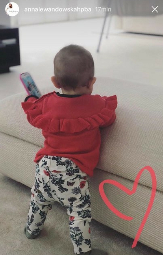 Stojąca Klara trzyma niebezpieczną rzecz w rączce! Lewa znowu PRZEGIĘŁA! 