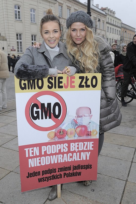 Koszmar! Zdeformowana twarz Dody (FOTO) Koszmar! Zdeformowana twarz Dody (FOTO)