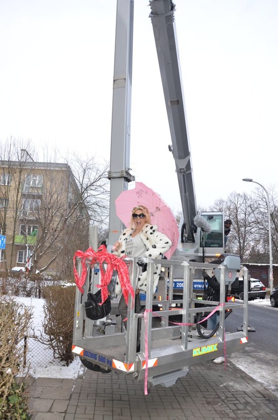 Doda w bieliźnie w kawalerce Jakóbiaka (VIDEO)