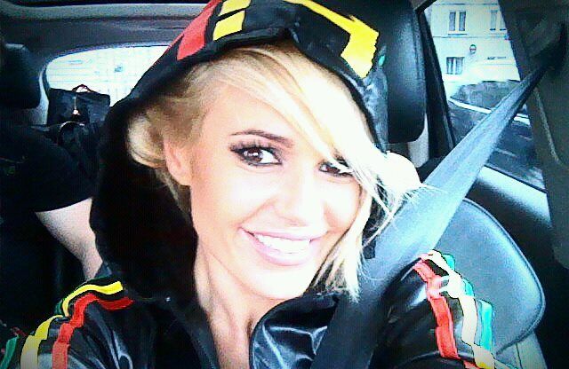 Doda w szpilkach od Nike (FOTO) Doda w szpilkach od Nike (FOTO)