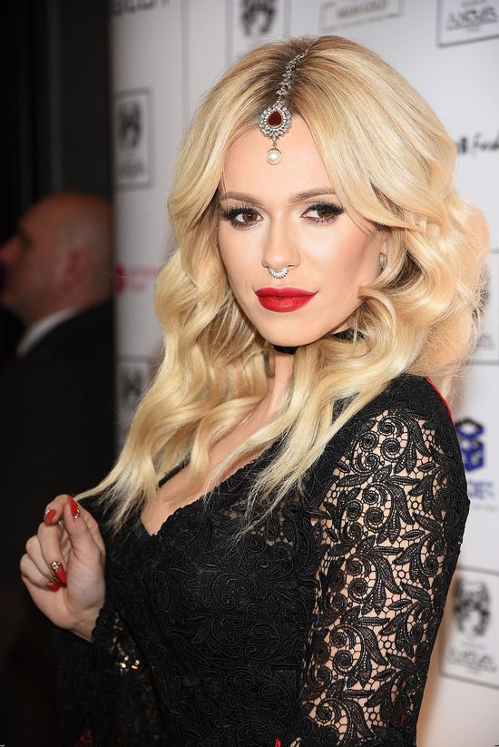 Doda w pięknej sukni