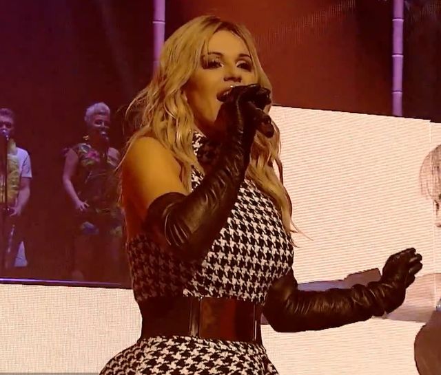 Doda wiedziała, kiedy wypuścić nowy klip (VIDEO)