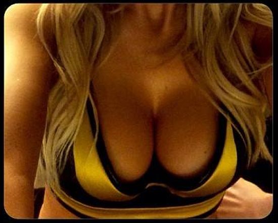 Doda wypina biust i pośladki w nowej reklamie (FOTO)