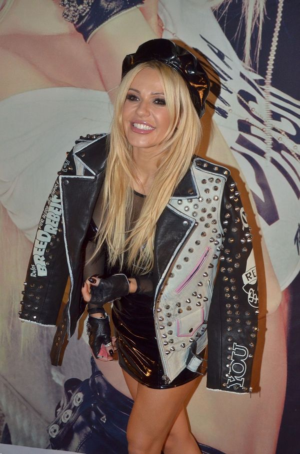 Doda jest RUDA - fanka: Wow, zupełnie inna dziewczyna jakby mądrzejsza (Insta) Doda jest RUDA - fanka: Wow, zupełnie inna dziewczyna jakby mądrzejsza (Insta)