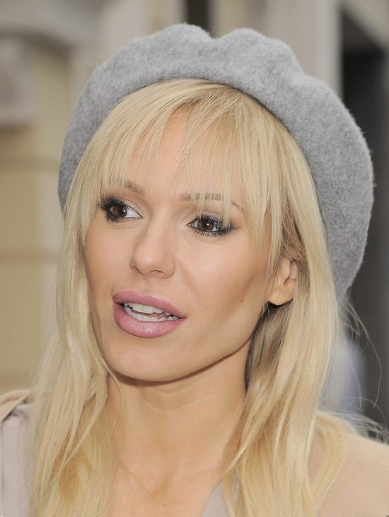 Doda bez biustonosza promuje butik (FOTO)