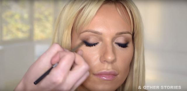 Jest tutorial z makijażami Dody (VIDEO)