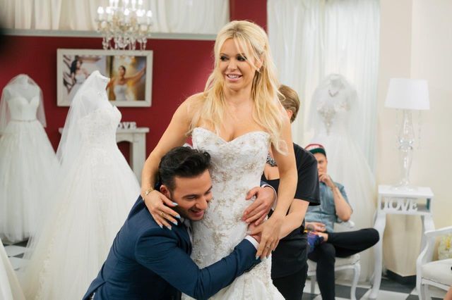 Mamy zdjęcia z przymiarek sukni ślubnej Dody (FOTO)