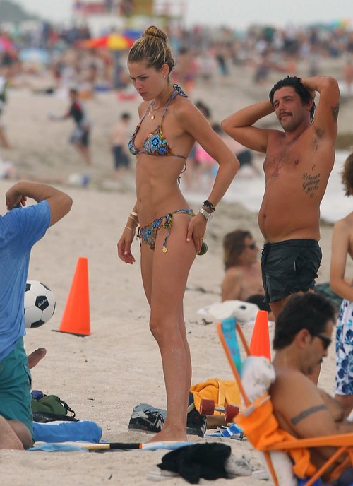 Doutzen Kroes - mały biust jest piękny? (FOTO)