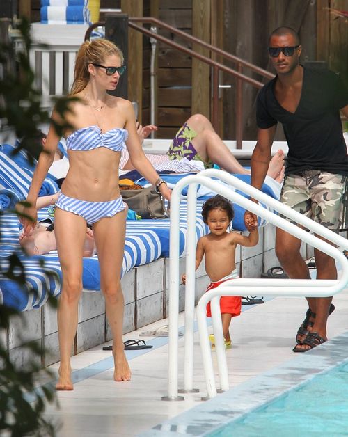 Gwiazd w bikini - zdjęcia bez retuszu (FOTO)