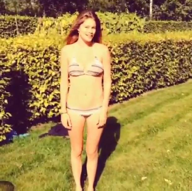 Zrobiła splasha w bikini miesiąc po porodzie! (VIDEO)