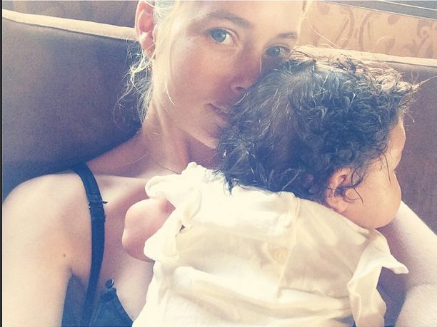 Naturalna Doutzen Kroes z mężem na zakupach (FOTO)