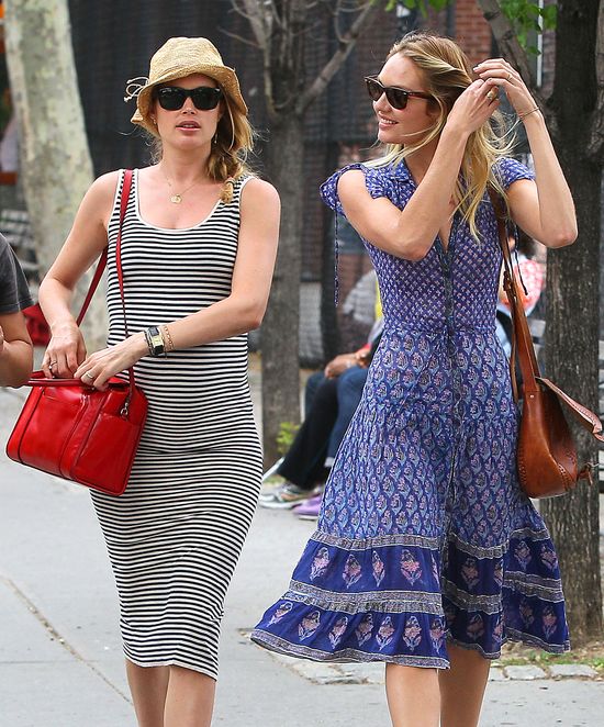 Ciężarna Doutzen Kroes spędza czas z Candice Swanepoel FOTO