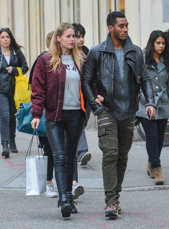 Naturalna Doutzen Kroes z mężem na zakupach (FOTO)