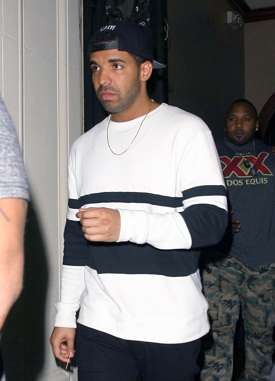 Jak Drake zareagował na kreację Rihanny z CFDA?