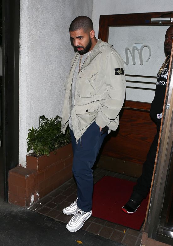 RiRi i Drake spotkali się na imprezie. Rihanna zachowała się niekulturalnie