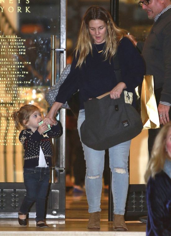 Drew Barrymore nie stroi się na świąteczne zakupy (FOTO)